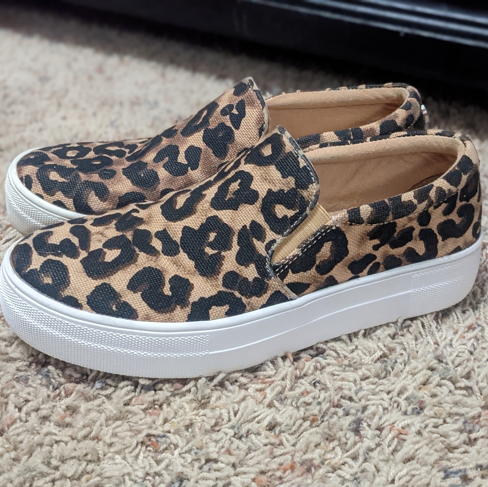 Steve Madden platform slip on sneakers
